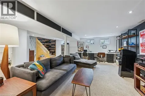 154 Oriole Street Waterloo ON N2J 2B4