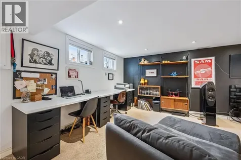 154 Oriole Street Waterloo ON N2J 2B4