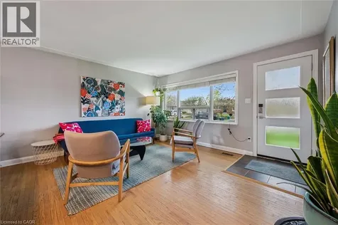 154 Oriole Street Waterloo ON N2J 2B4