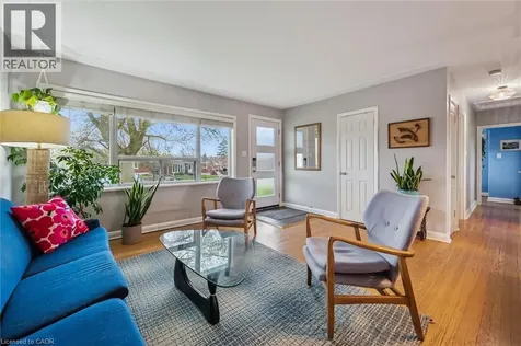 154 Oriole Street Waterloo ON N2J 2B4