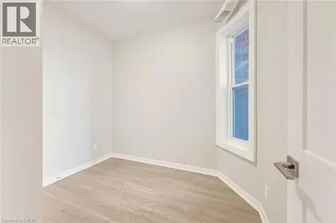657 Barton Street East Hamilton ON L8L 3A3