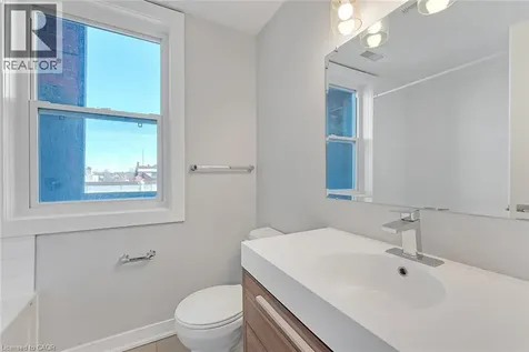 657 Barton Street East Hamilton ON L8L 3A3