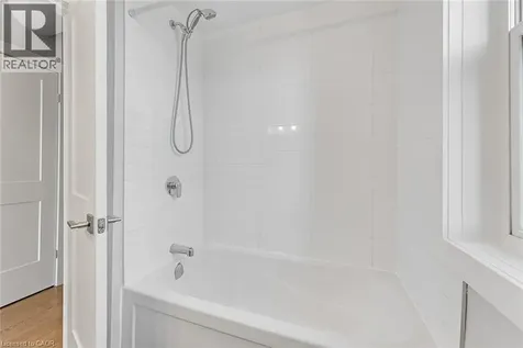657 Barton Street East Hamilton ON L8L 3A3