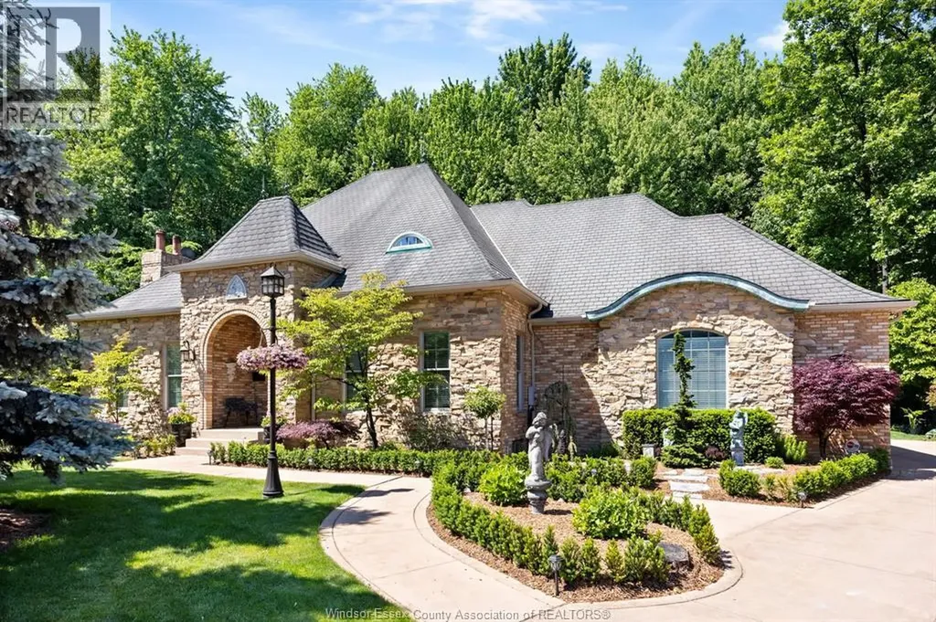385 Bel Air Circle Lakeshore ON N8N 5H4