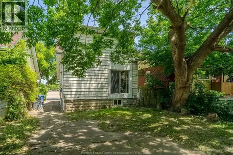 1679 Howard Avenue Windsor ON N8X 3T6