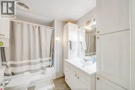 110 Brooks Boulevard Lakeshore ON N8N 2P8