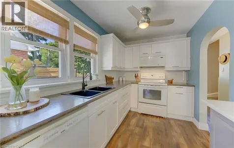 72 Pleasant Avenue Kitchener ON N2M 4A4