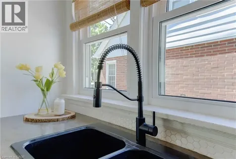 72 Pleasant Avenue Kitchener ON N2M 4A4