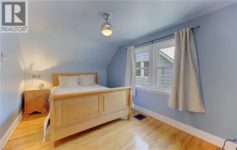72 Pleasant Avenue Kitchener ON N2M 4A4