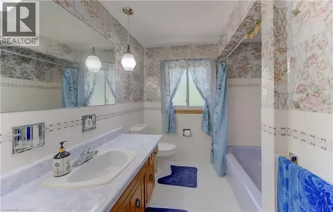 1469 Queens Boulevard Kitchener ON N2M 5B3