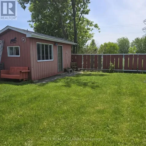 320 Balmoral Avenue Cornwall ON K6H 3G7
