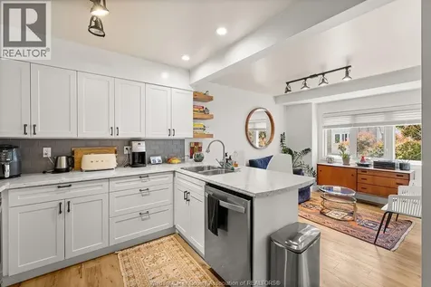 3943 Riverside Drive East Windsor ON N8Y 1B1