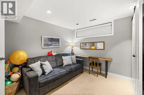 3943 Riverside Drive East Windsor ON N8Y 1B1