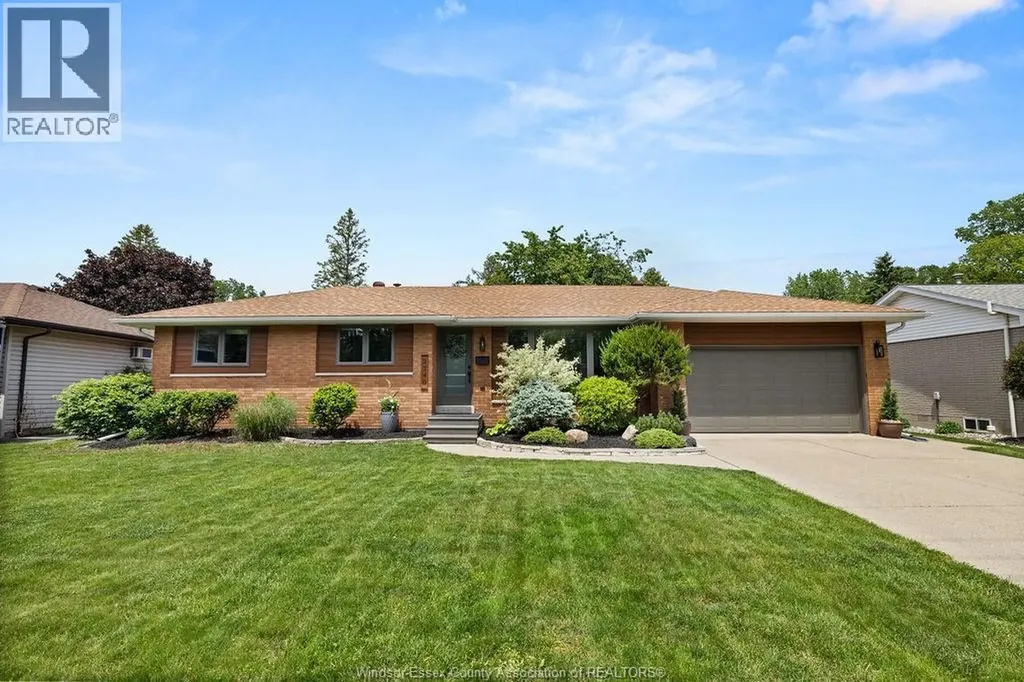 2240 Todd Lane Lasalle ON N9H 1K2