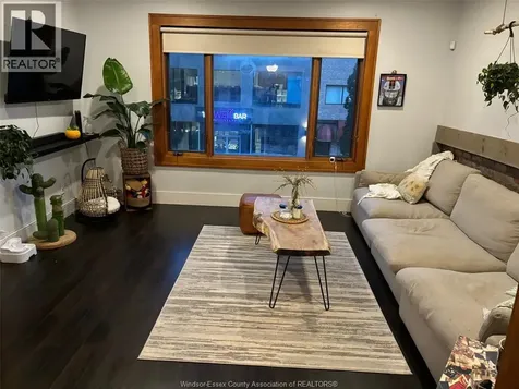 876 Erie Street Windsor ON N9A 3Y6