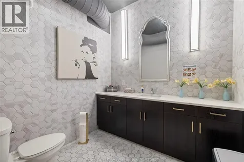 876 Erie Street Windsor ON N9A 3Y6