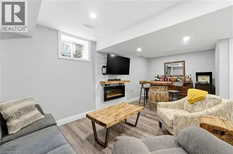 6 Freer Drive Ayr ON N0B 1E0