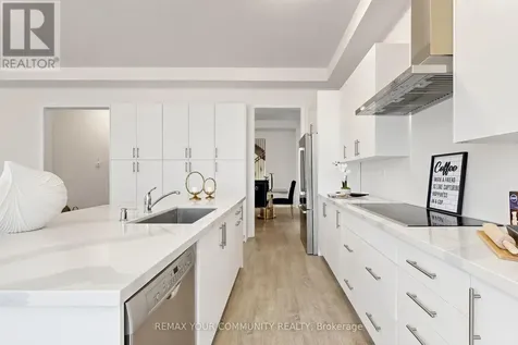 105 Halldorson Avenue Aurora ON L4G 7B6
