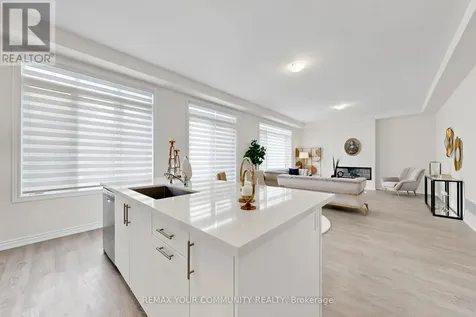 105 Halldorson Avenue Aurora ON L4G 7B6
