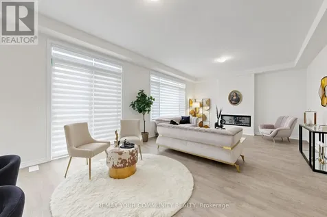 105 Halldorson Avenue Aurora ON L4G 7B6