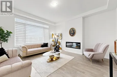 105 Halldorson Avenue Aurora ON L4G 7B6