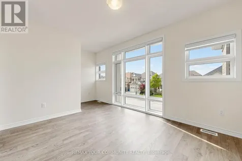 105 Halldorson Avenue Aurora ON L4G 7B6
