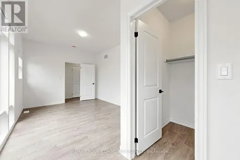105 Halldorson Avenue Aurora ON L4G 7B6