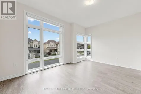 105 Halldorson Avenue Aurora ON L4G 7B6