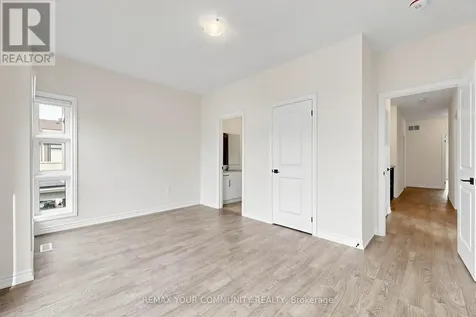 105 Halldorson Avenue Aurora ON L4G 7B6