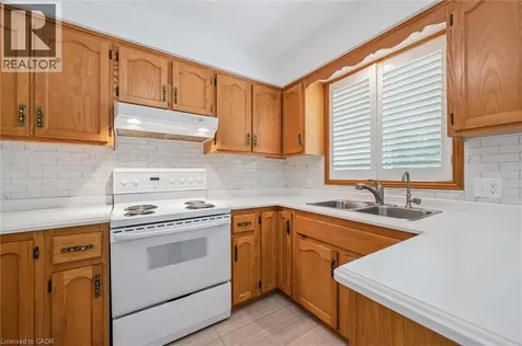 23 Darlington Place Kitchener ON N2A 3M3