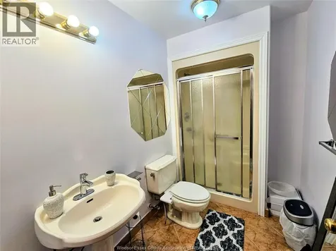 4896 Juliet Crescent Windsor ON N9G 3A6