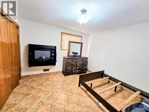 4896 Juliet Crescent Windsor ON N9G 3A6