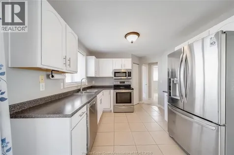 1120 King Louis Lakeshore ON N8L 0V3