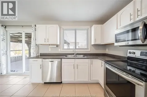 1120 King Louis Lakeshore ON N8L 0V3