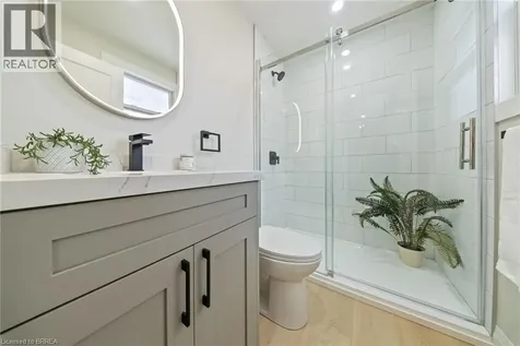 31 Hillcrest Avenue Brantford ON N3T 5Z2