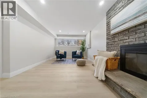 31 Hillcrest Avenue Brantford ON N3T 5Z2