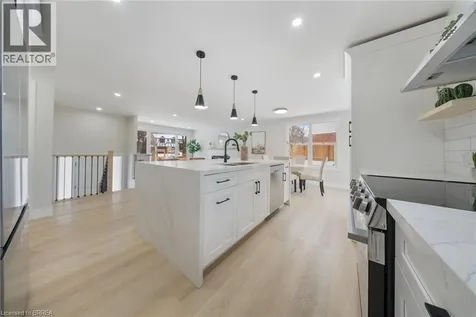 31 Hillcrest Avenue Brantford ON N3T 5Z2