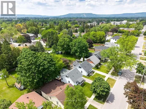 114 Eighth Street Collingwood ON L9Y 2C5