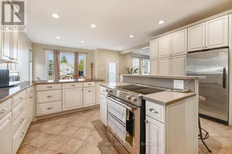 1337 Cuthbertson Avenue Brockville ON K6V 6Y2