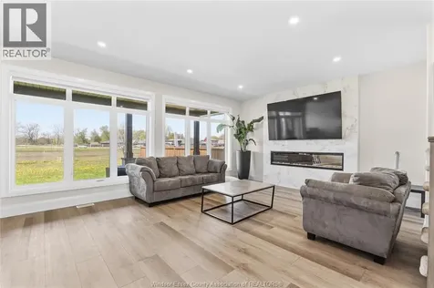 875 Magnolia Lane Sarnia ON N7S 0G3
