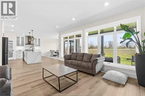 875 Magnolia Lane Sarnia ON N7S 0G3