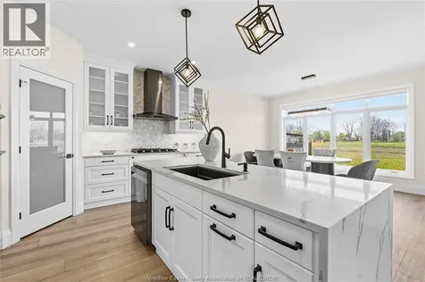 875 Magnolia Lane Sarnia ON N7S 0G3