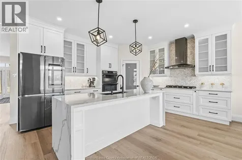 875 Magnolia Lane Sarnia ON N7S 0G3