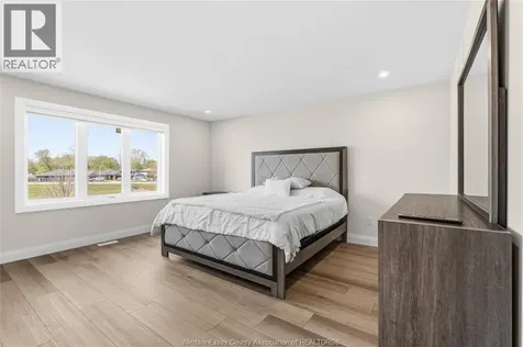 875 Magnolia Lane Sarnia ON N7S 0G3