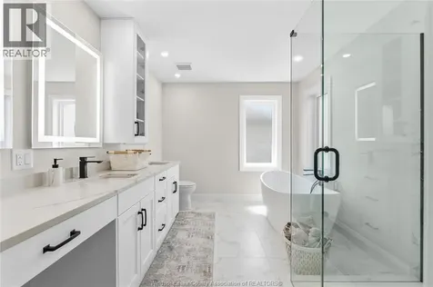 875 Magnolia Lane Sarnia ON N7S 0G3
