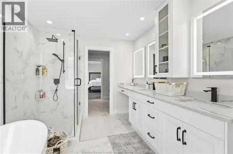 875 Magnolia Lane Sarnia ON N7S 0G3