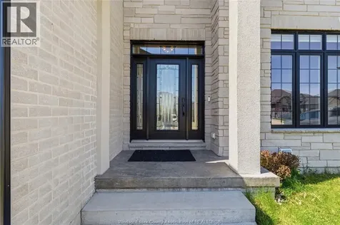 875 Magnolia Lane Sarnia ON N7S 0G3