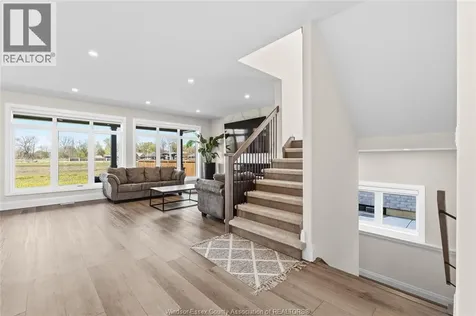 875 Magnolia Lane Sarnia ON N7S 0G3