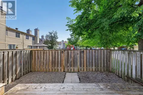 1551 Hoskins Crescent Ottawa ON K1C 2G3