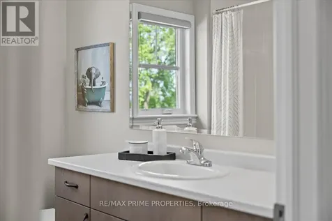 717 Rue Du Cartographe Street Ottawa ON K4A 0Y8